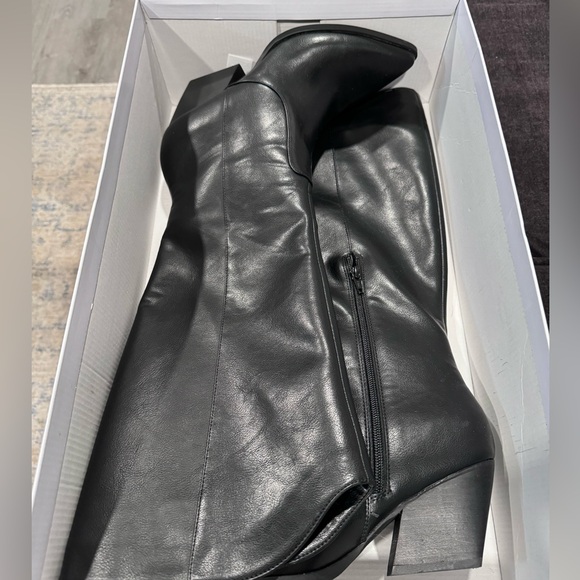 Dolce Vita Black boots - Picture 2 of 9